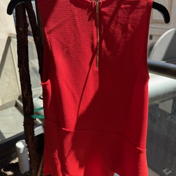 NWT Versona Textured Knit Tank Top with Flared Asymmetric Peplum - Picture 4 of 7